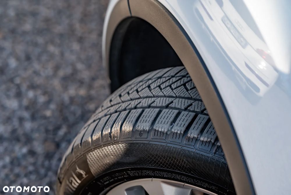 Ford Kuga 2.5 4x4 White Magic - 16