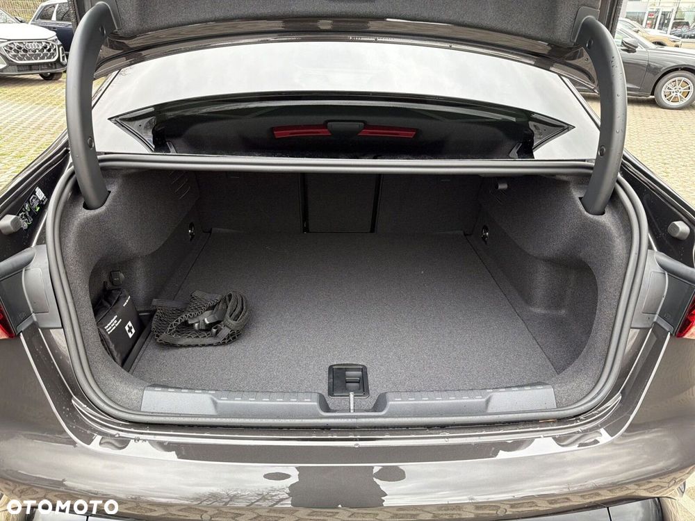 Audi RS3 Limousine - 16