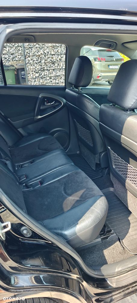 Toyota RAV4 - 9