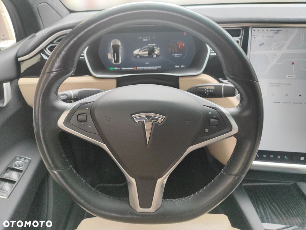 Tesla Model X 90 D - 18