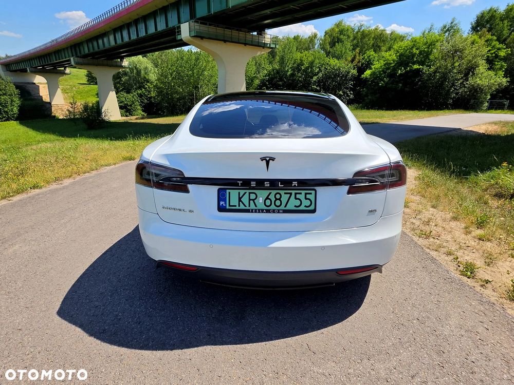 Tesla Model S - 14