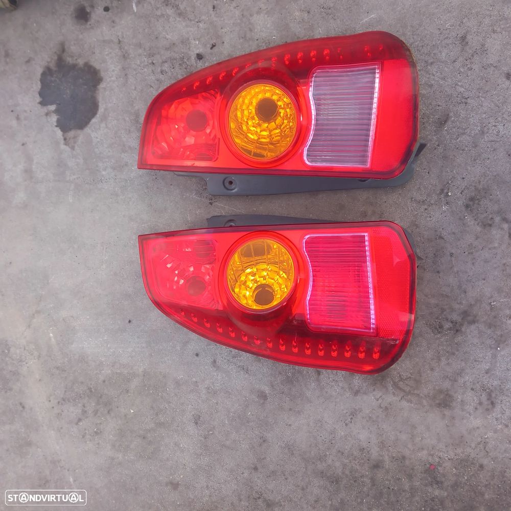 Farois traseiros mitsubishi space star - 1