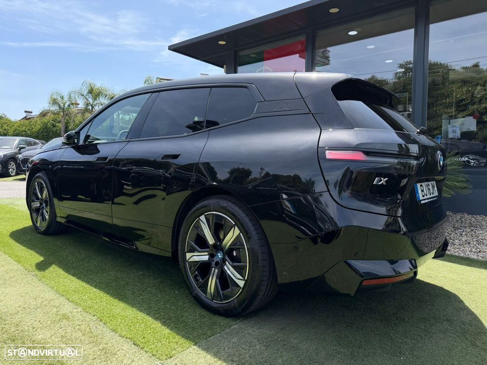 BMW iX xDrive 40 Pack Desportivo - 15
