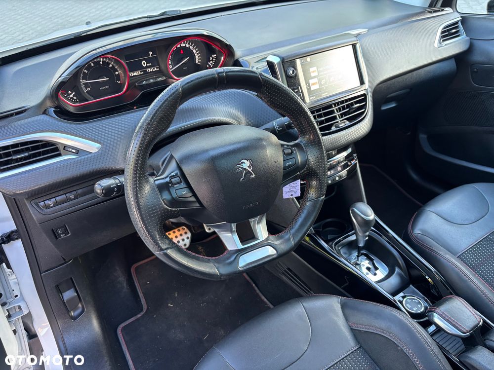 Peugeot 2008 PureTech 110 Stop&Start EAT6 GT-Line Edition - 22