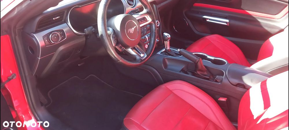 Ford Mustang 2.3 Eco Boost - 29