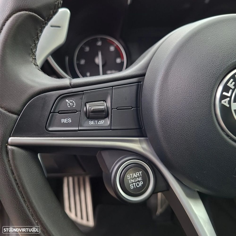 Alfa Romeo Giulia 2.2 D Super AT8 - 10