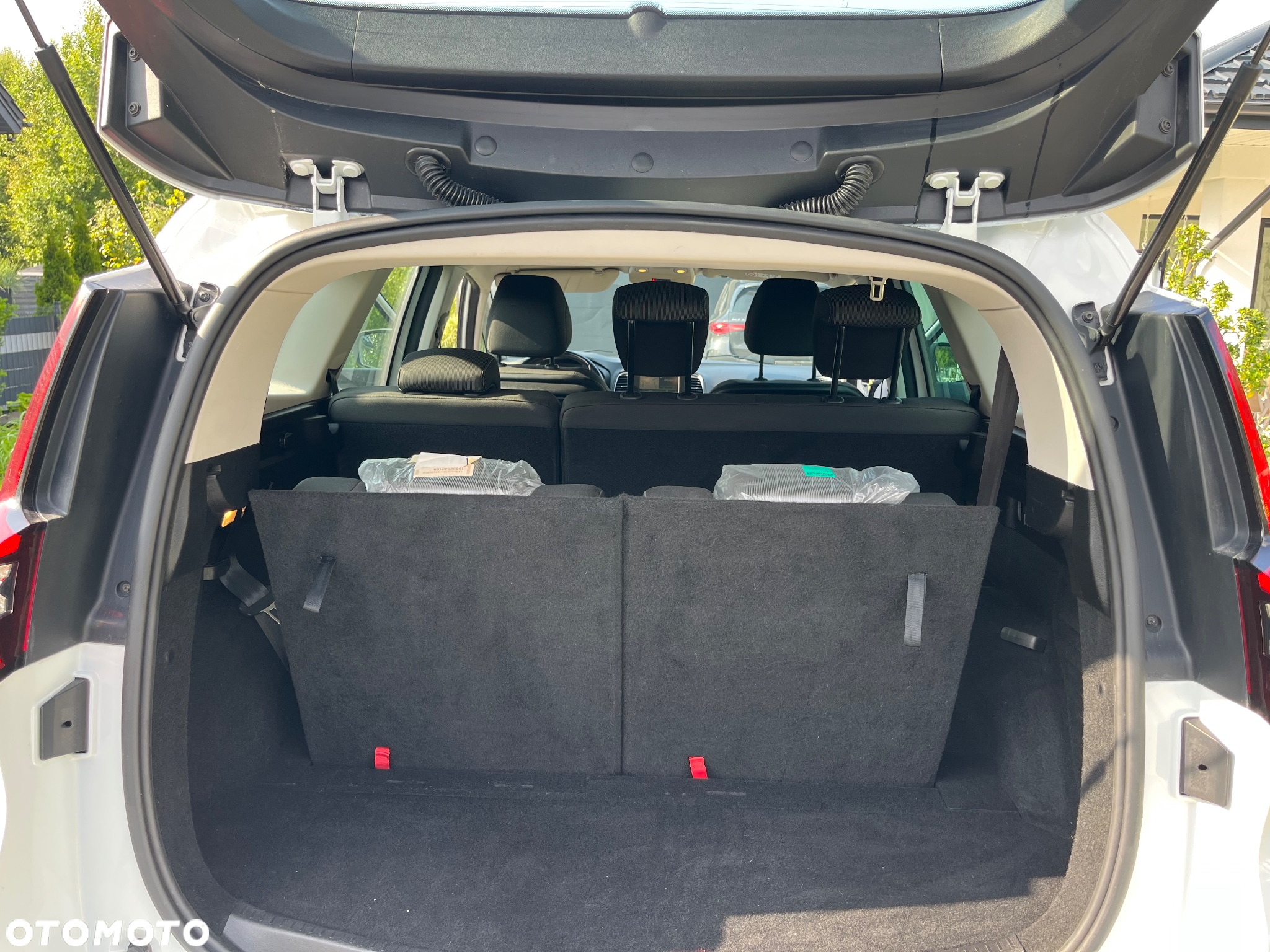 Renault Grand Scenic dCi 110 LIMITED - 11
