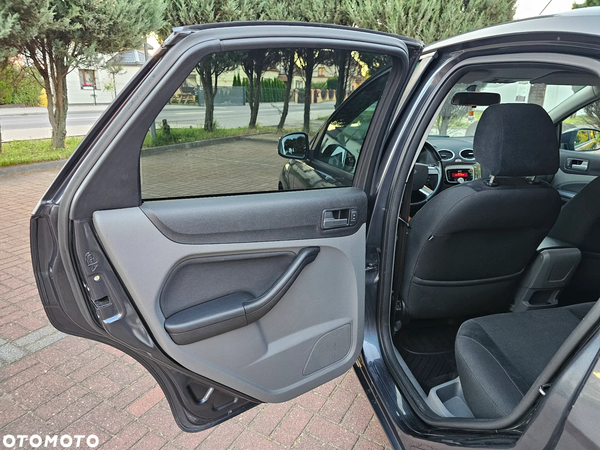 Ford Focus 1.8 TDCi Ghia - 11