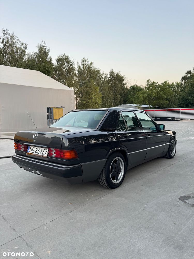 Mercedes-Benz W201 (190) - 3