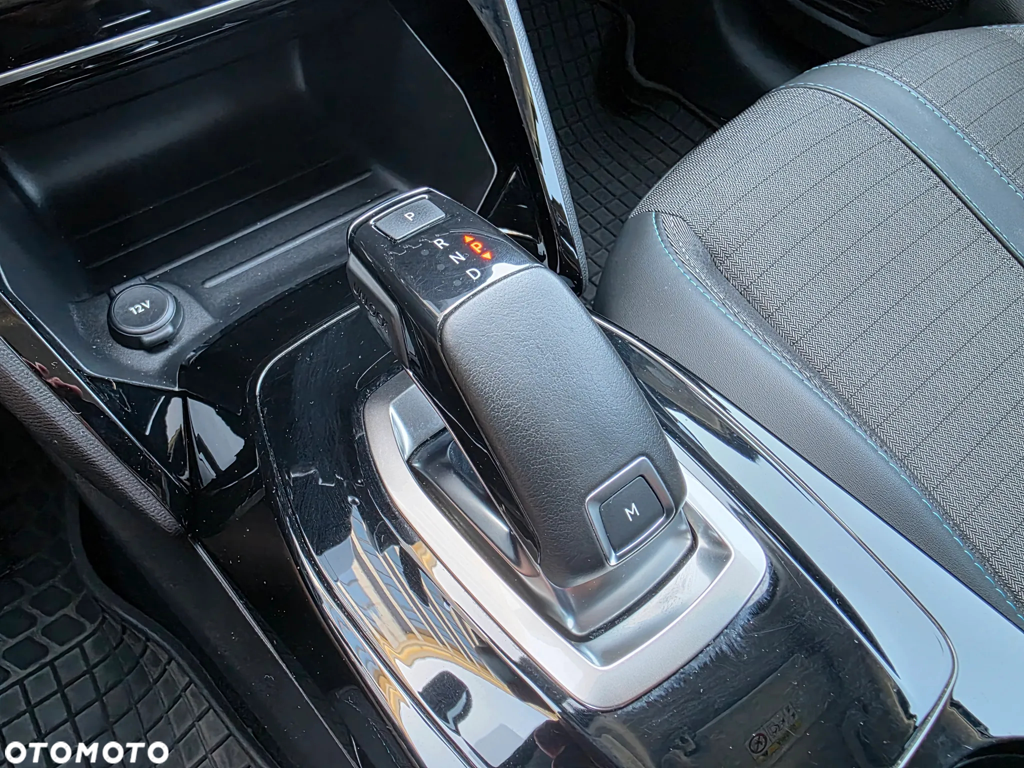 Peugeot 208 Hybrid 110 e-DSC6 Style - 33