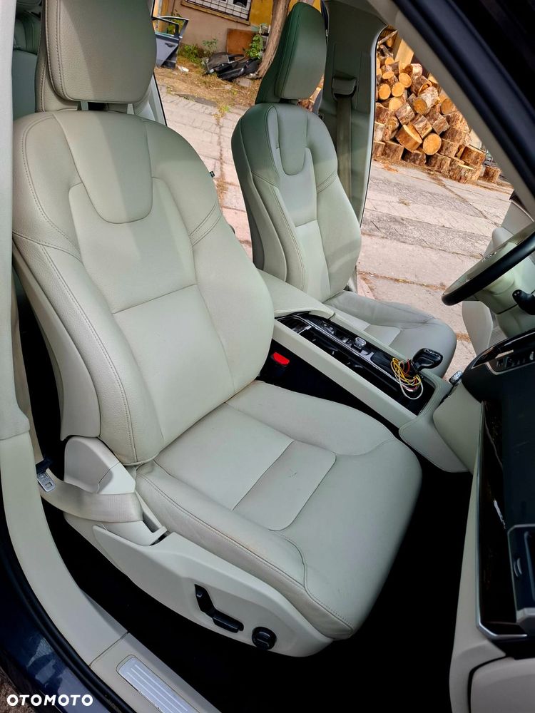 Volvo XC 90 T6 AWD Momentum Pro 7os - 31
