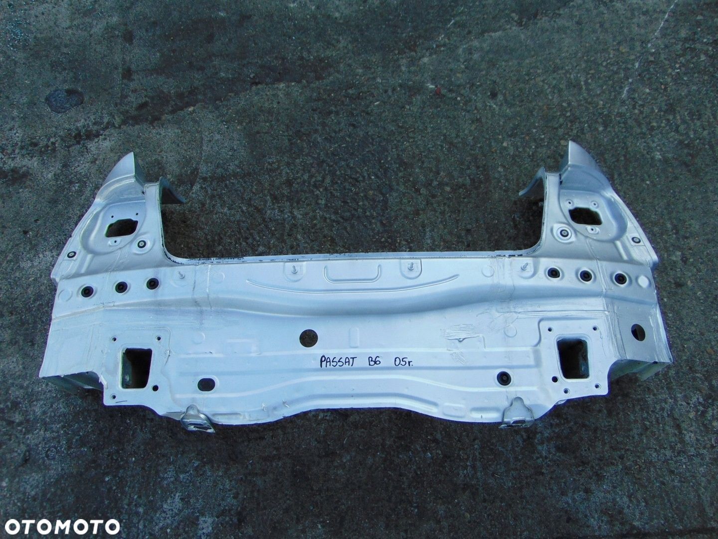 VW PASSAT B6 3C SEDAN PAS TYŁ TYLNY LA7W - 1
