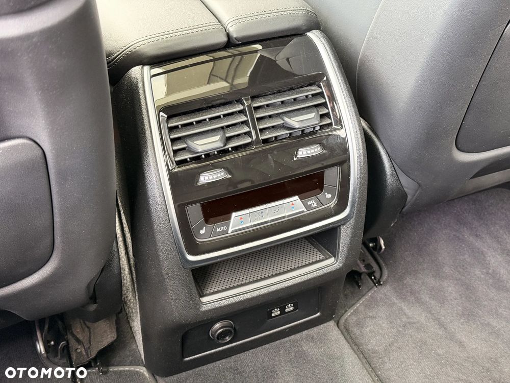 BMW X7 xDrive40d - 29