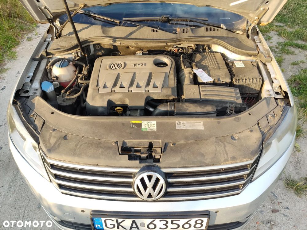 Volkswagen Passat 2.0 TDI DSG BlueMotion Technology Comfortline - 16