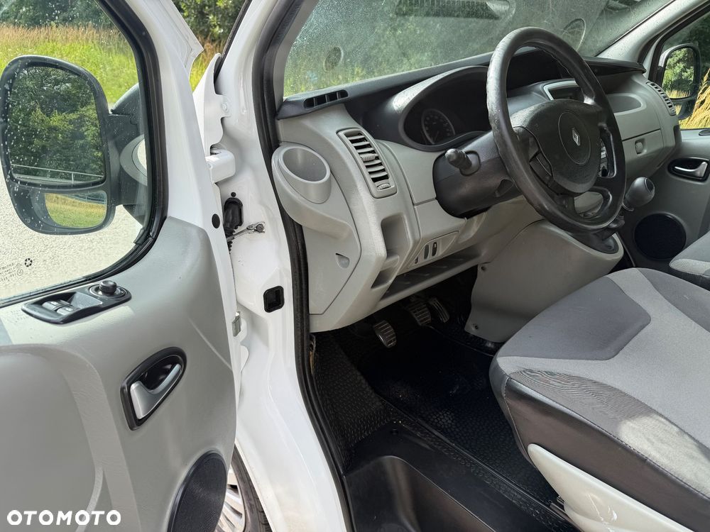 Renault TRAFIC - 10