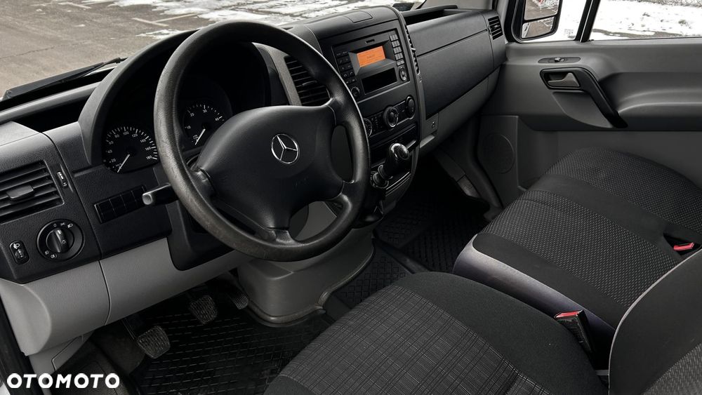 Mercedes-Benz Sprinter - 11