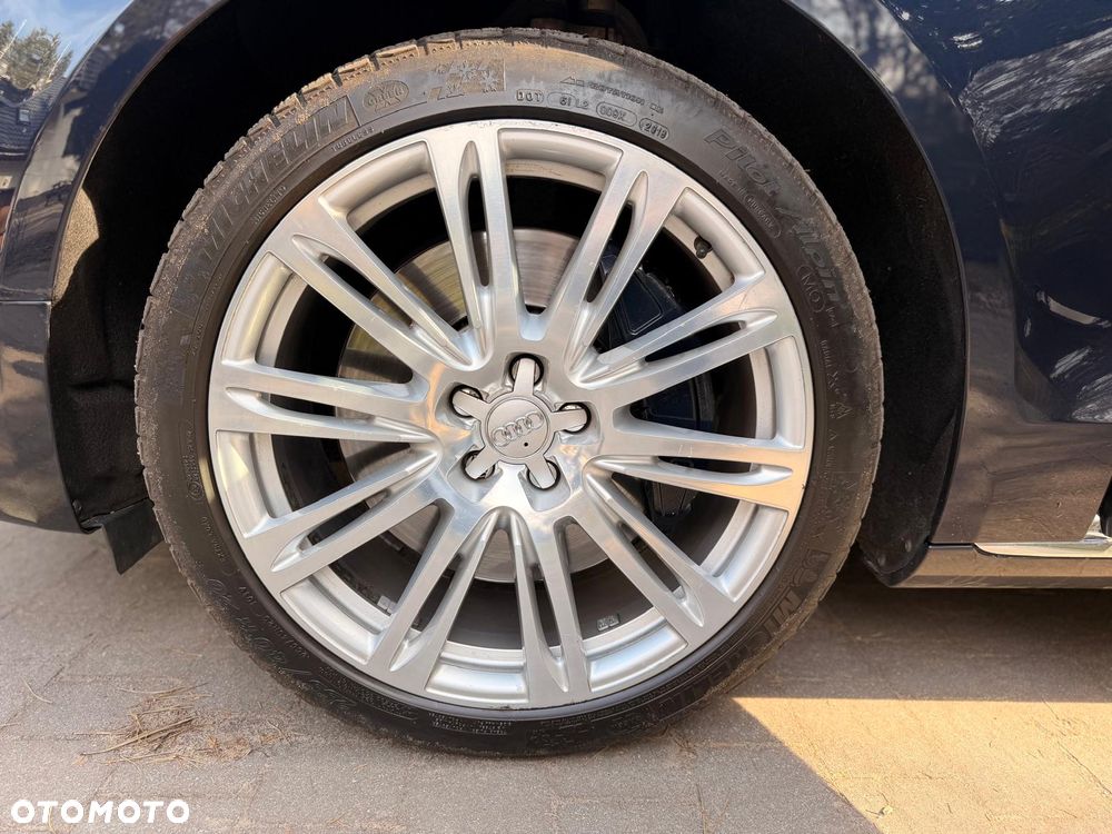Audi A8 4.2 FSI L Quattro - 12