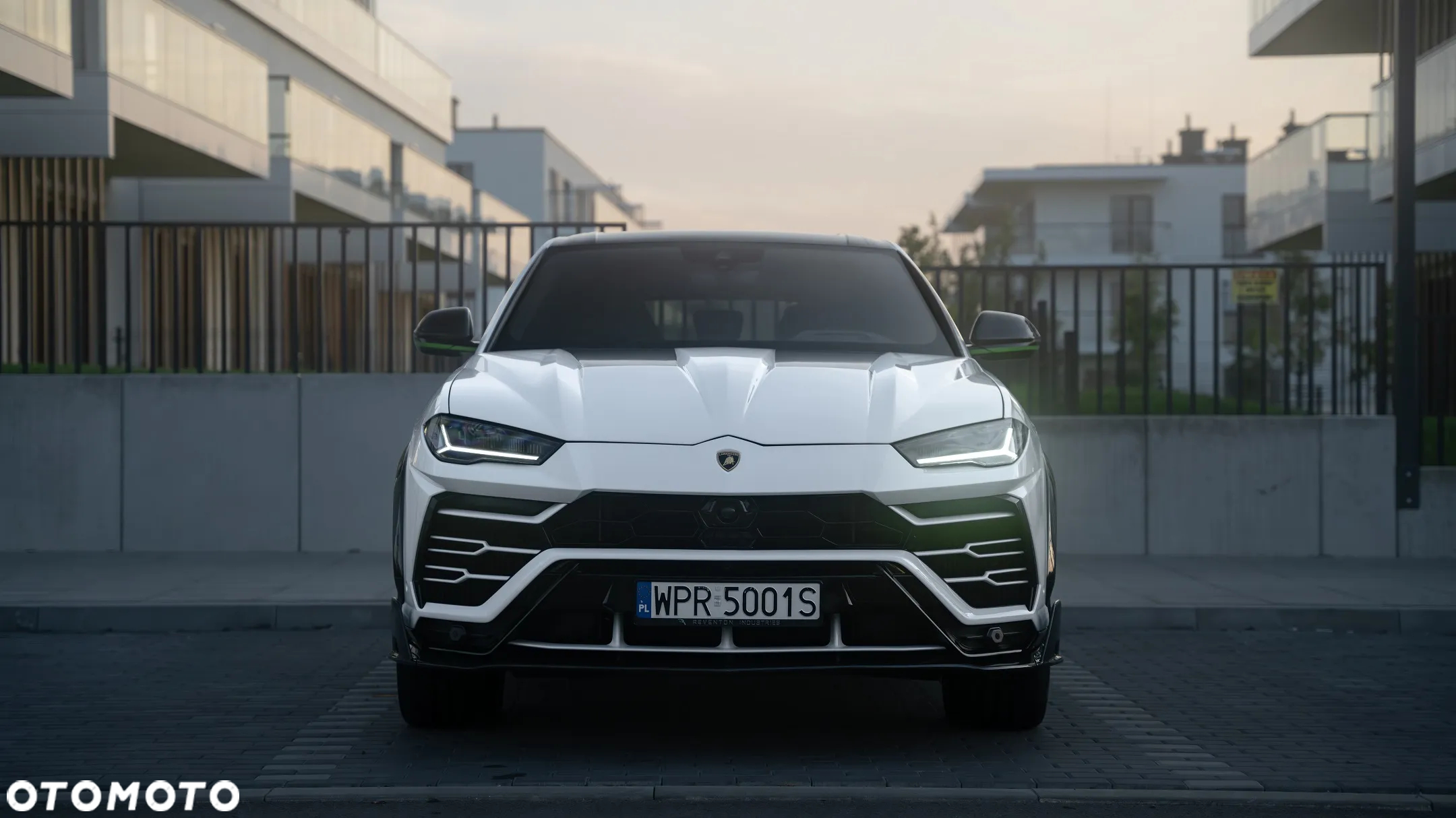 Lamborghini Urus Standard - 8