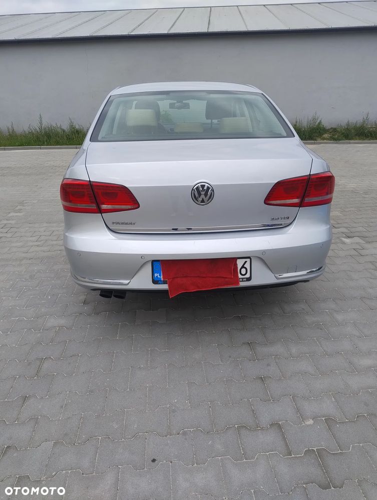 Volkswagen Passat 2.0 TDI Highline DSG - 8