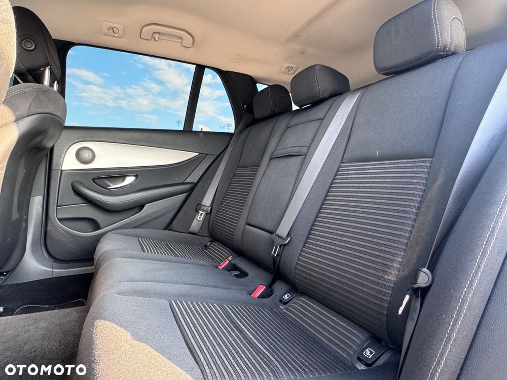 Mercedes-Benz Klasa E 220 d 9G-TRONIC Avantgarde - 19
