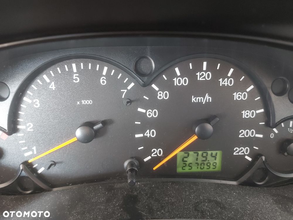 Ford Focus 1.6 Ghia - 3