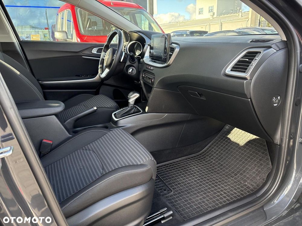 Kia Ceed 1.5 T-GDI M DCT - 16