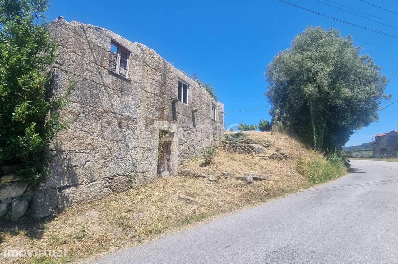 Moradia individual em ruína - Grande imagem: 3/20