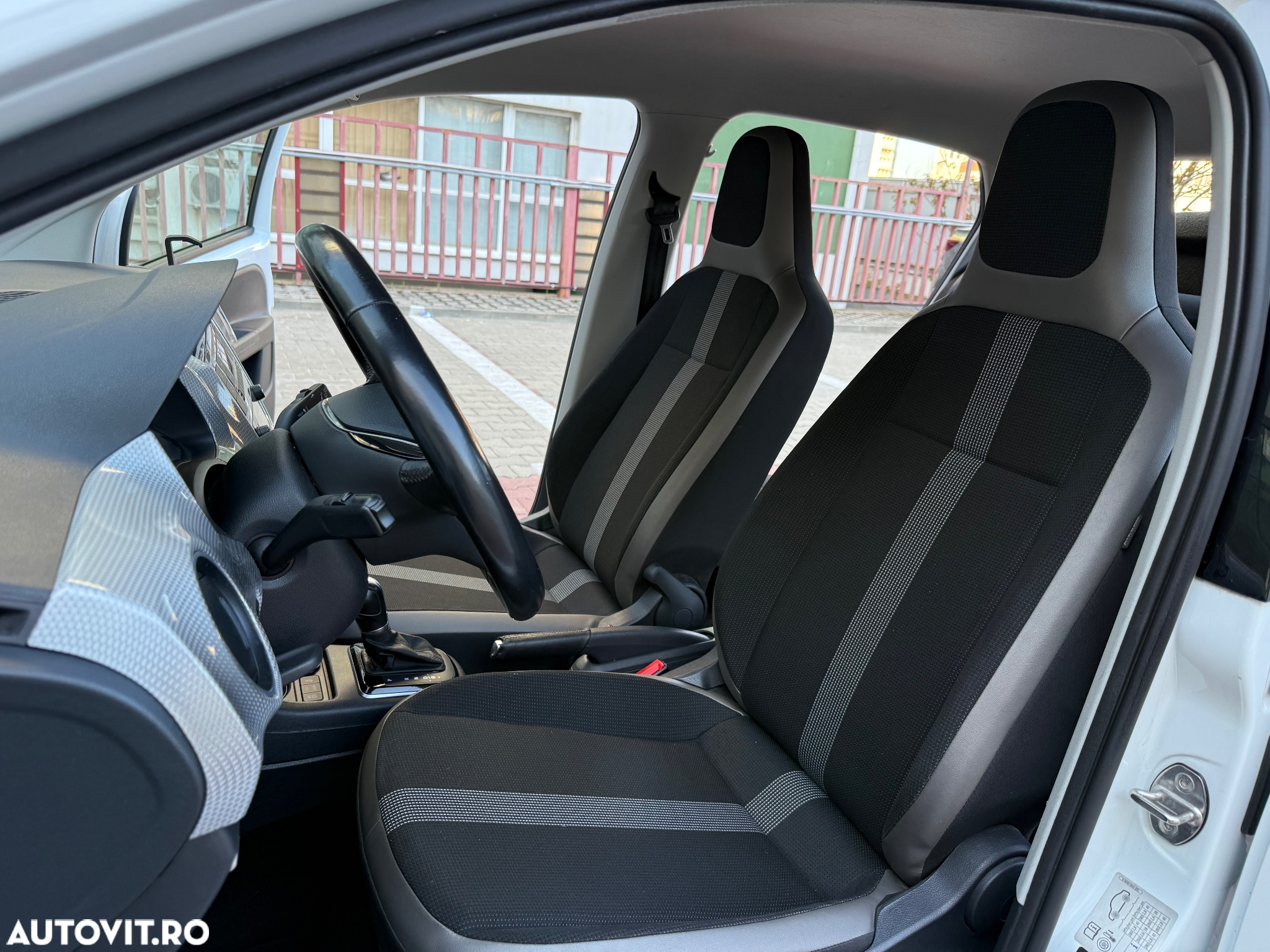Volkswagen up! e-up! 32.3 kWh - 17