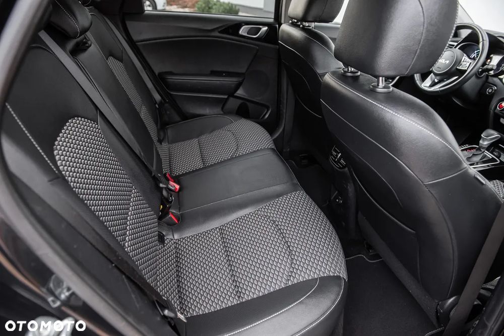 Kia Ceed 1.6 GDI DCT OPF Platinum Edition - 32