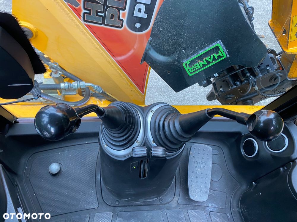 JCB 3CX - 16