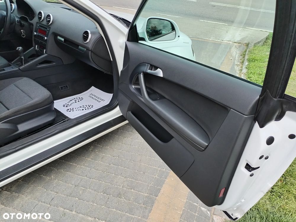Audi A3 3-drzwiowe 1.6 Ambiente - 11