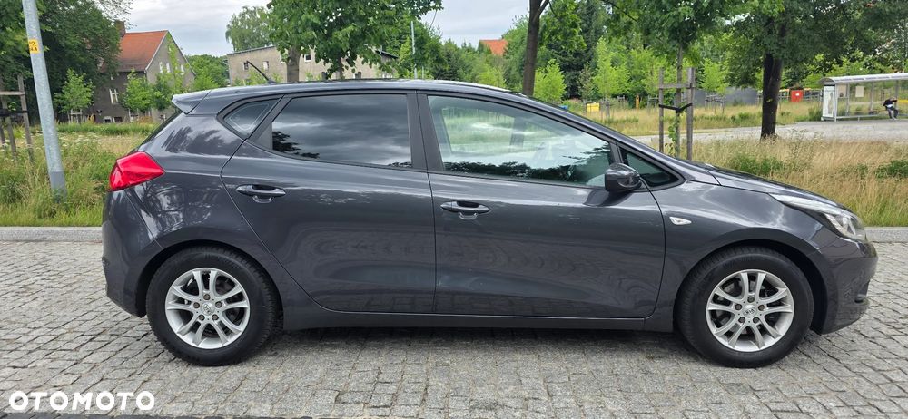 Kia Ceed - 13