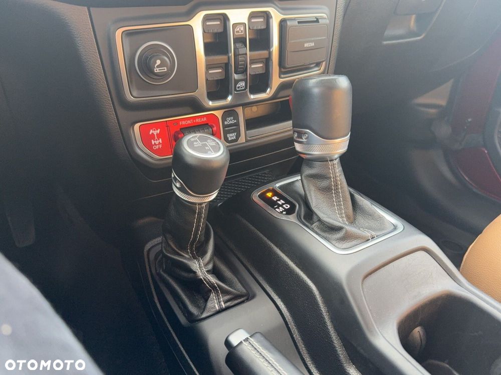 Jeep Wrangler - 24