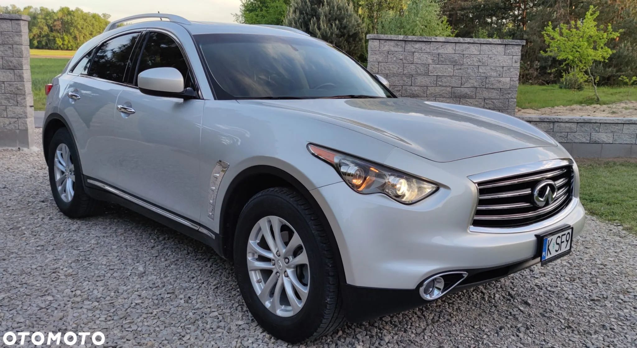 Infiniti QX70 3.7 GT - 1