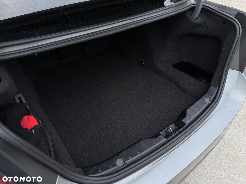 BMW Seria 5 525d xDrive Sport-Aut - 14