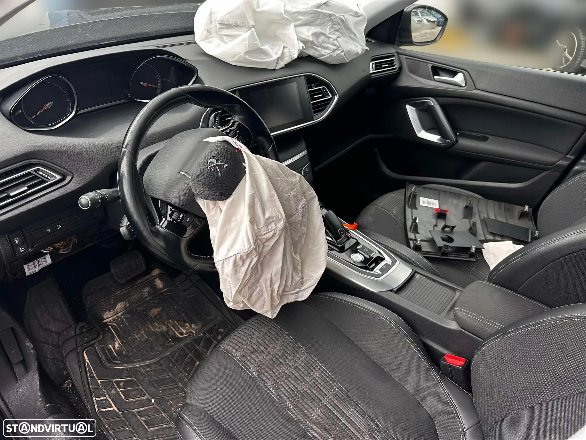 Peugeot 308 SW II 1.5 BlueHDi 130cv de 2018 para peças - 6