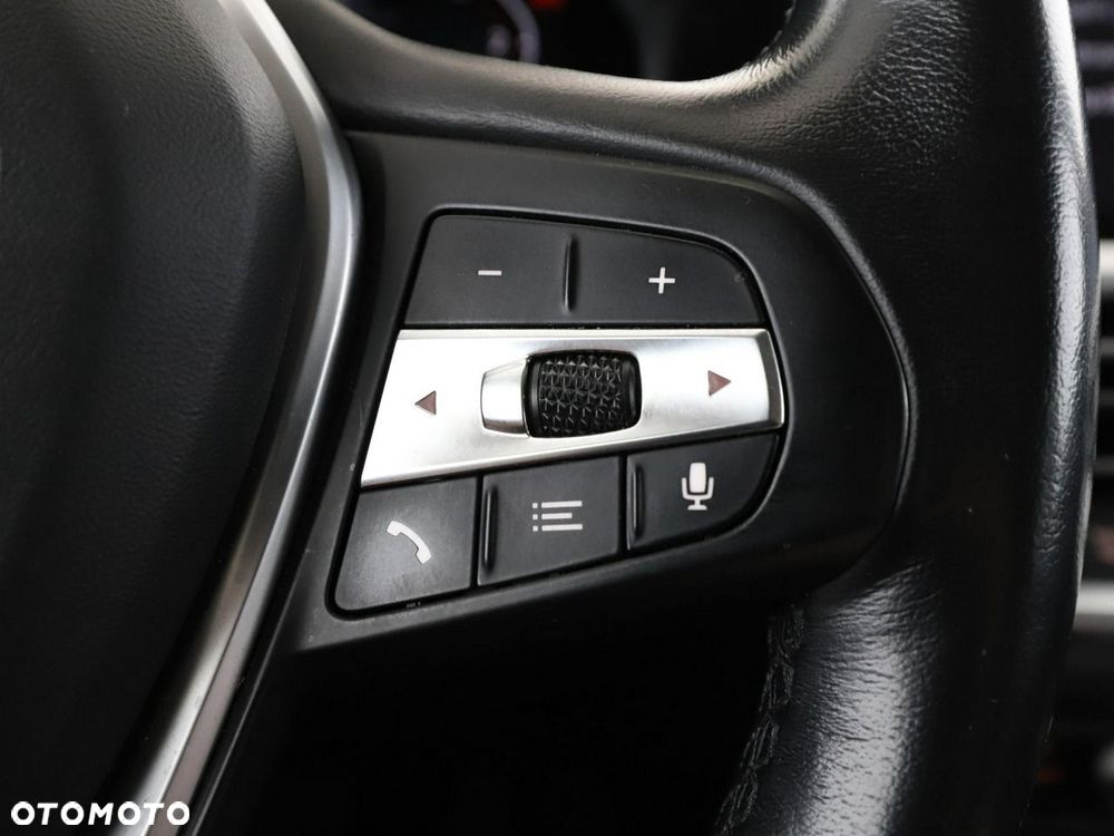 BMW Seria 3 318d MHEV Advantage - 32
