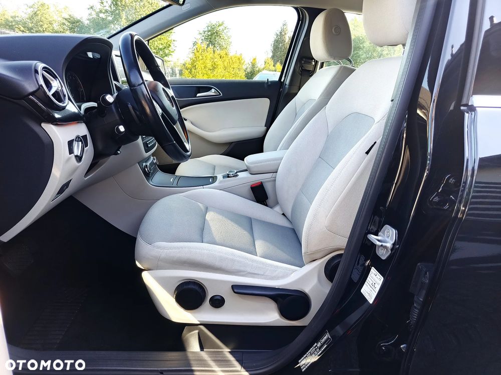 Mercedes-Benz Klasa B 180 7G-DCT - 6