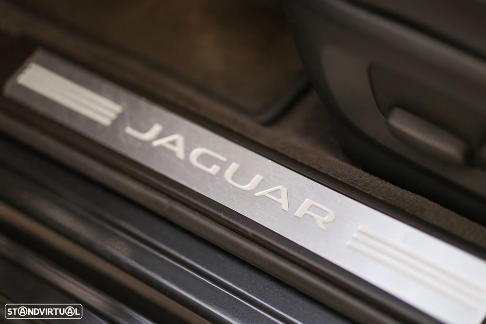Jaguar XF 2.2 D Premium Luxury - 19