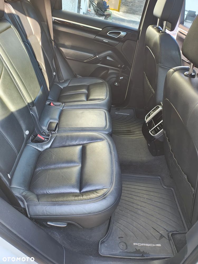 Porsche Cayenne S - 22