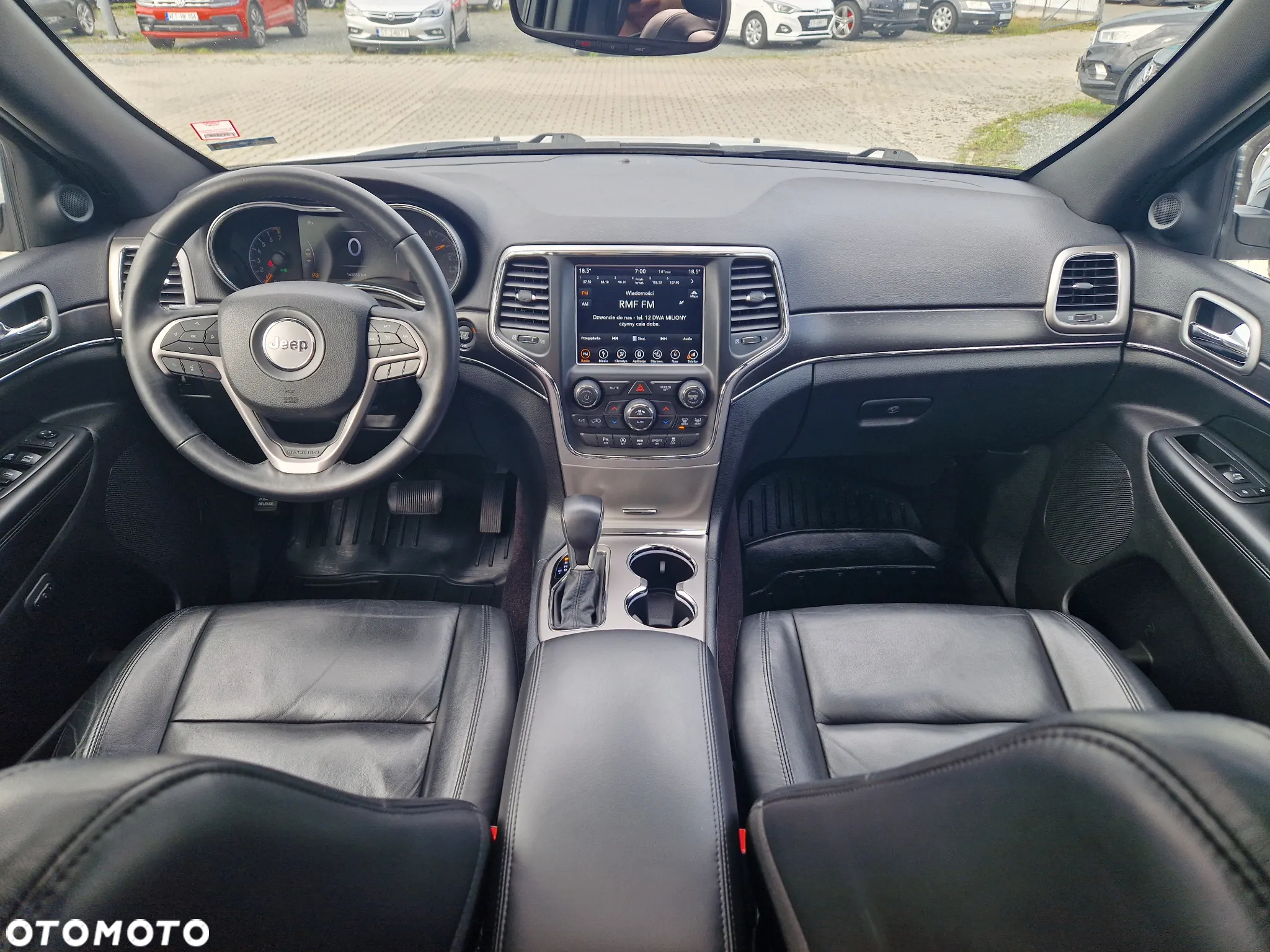 Jeep Grand Cherokee - 27
