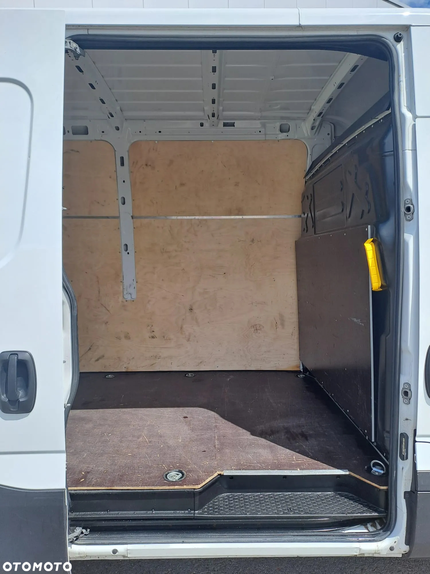 Iveco L4H2,  kamera , aktywny tempomat,  LED- gwarancja do 14/11/2025 - 11
