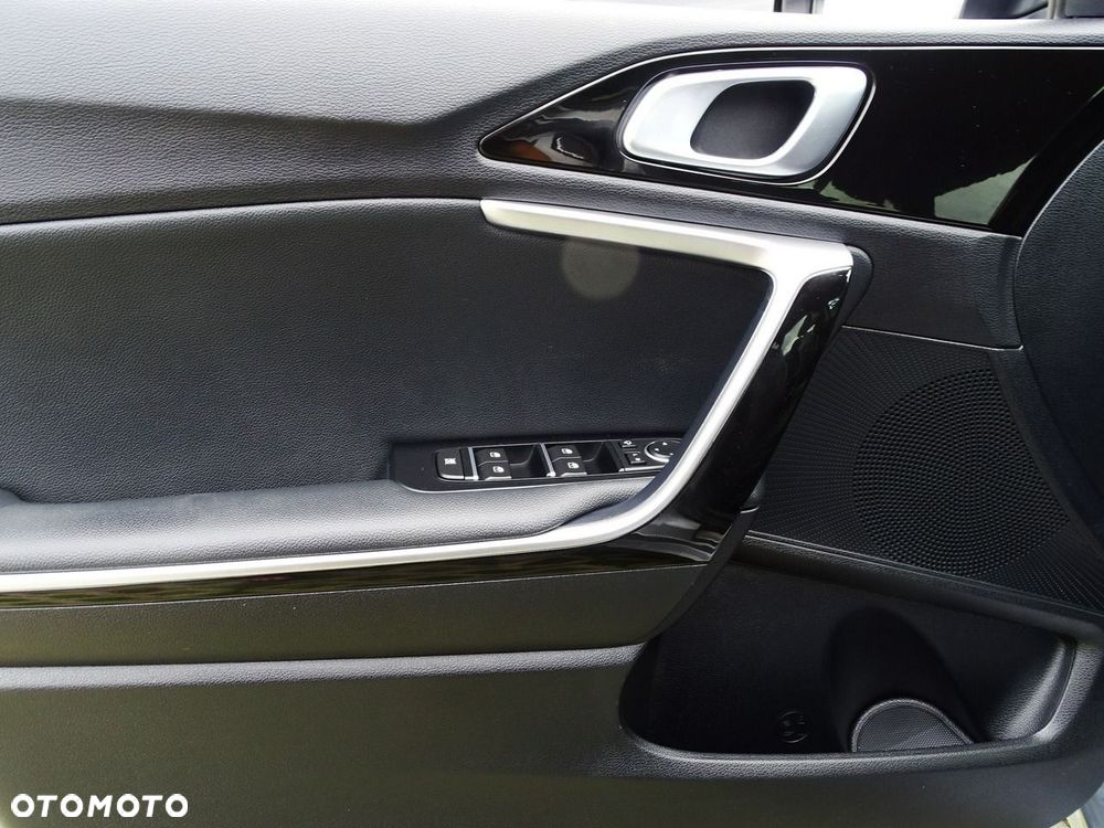 Kia Ceed 1.6 GDI PHEV L Business Line DCT - 20
