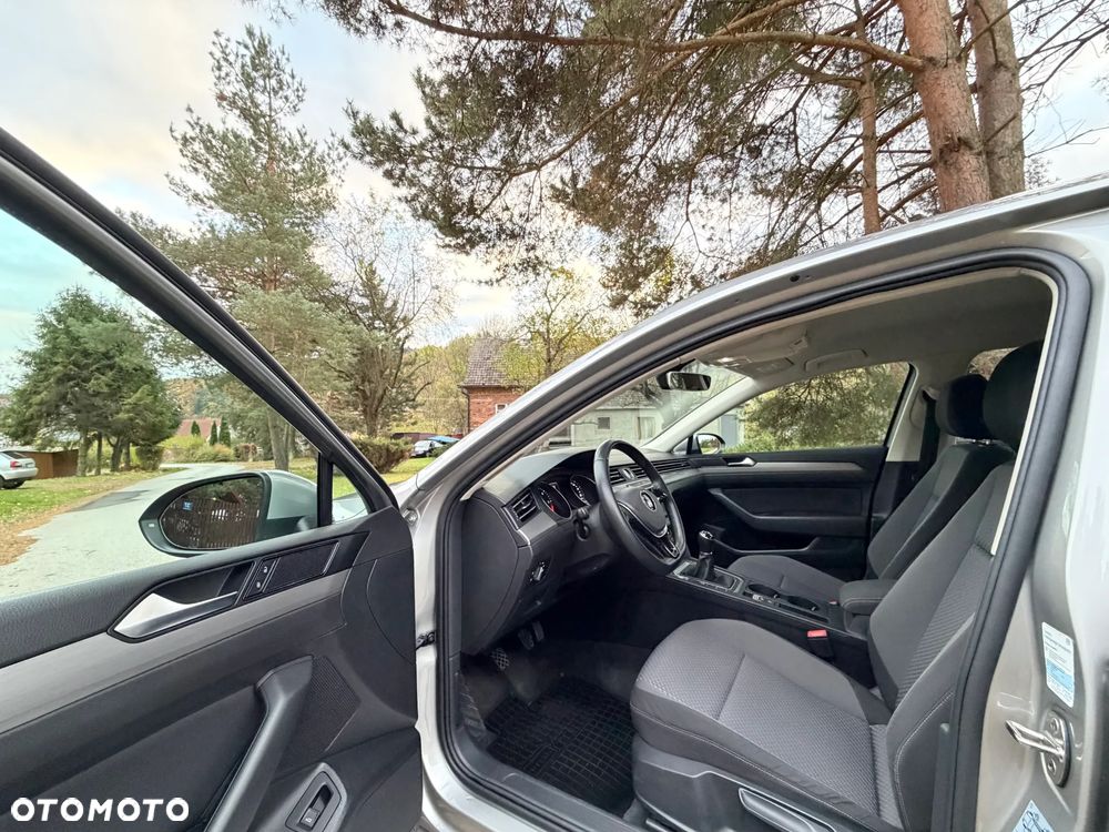 Volkswagen Passat 1.6 TDI BMT Comfortline - 14