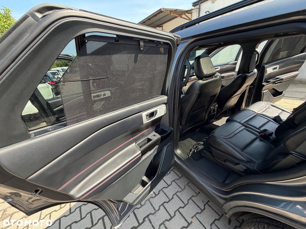 Ford Explorer - 13