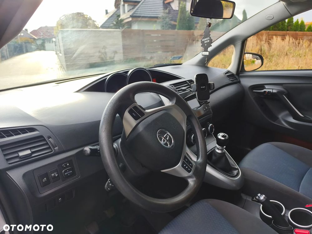 Toyota Verso 2.0 D-4D Active - 11