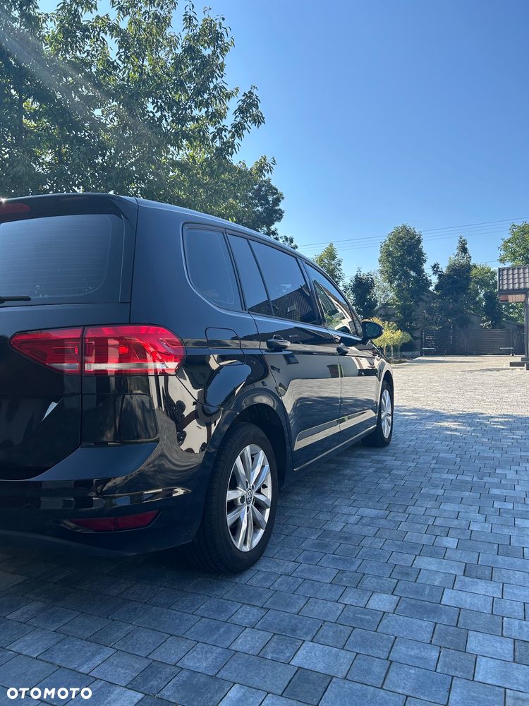 Volkswagen Touran - 8