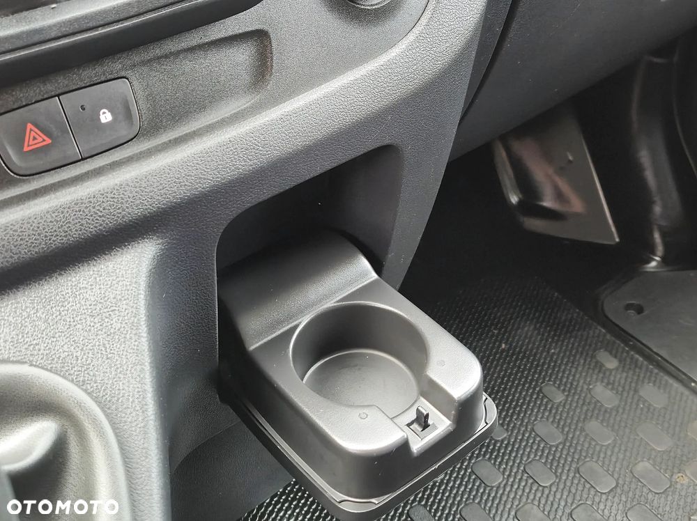 Opel Vivaro - 29