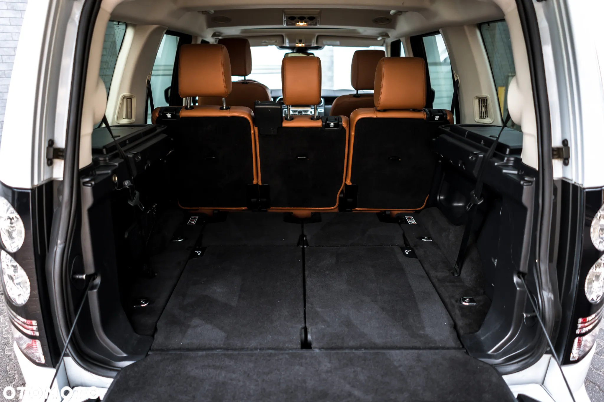 Land Rover Discovery IV 3.0 V6 SC Landmark - 28