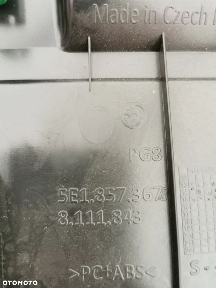 SKODA OCTAVIA III RS 2.0 TSI OSŁONA PANEL USB AUX 5E1857367B - 4